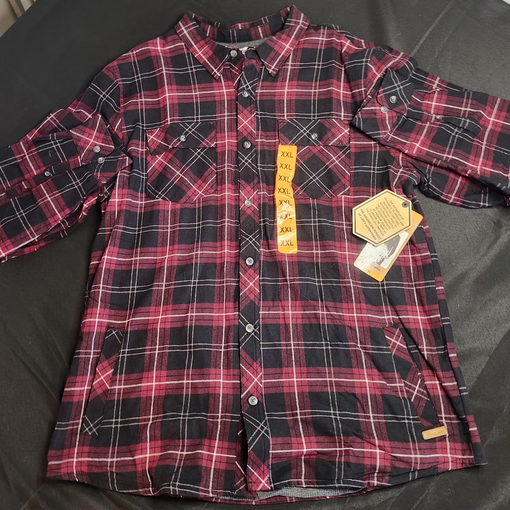 NWT Men's Voyager  Plaid Shirt - Red and Black With Pockets